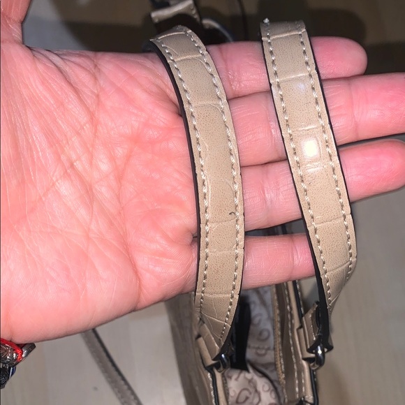 Guess Tan Crossbody Bag with Croc-Embossed Design NWOT - Picture 11 of 11